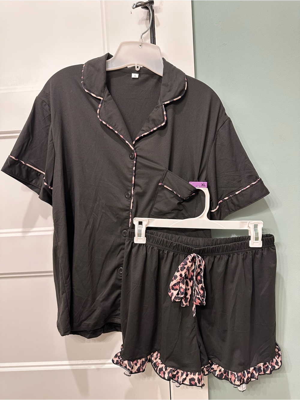 Black Short-Sleeve Pajama Set with Pink Leopard Trim